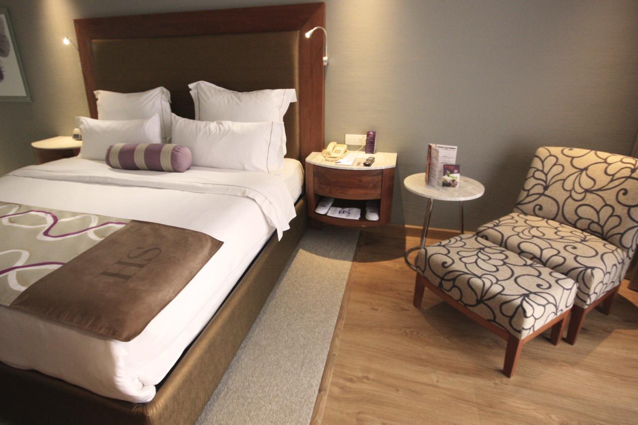 Hs Hotsson Hotel Irapuato Exteriör bild