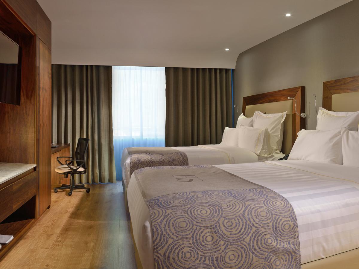 Hs Hotsson Hotel Irapuato Exteriör bild
