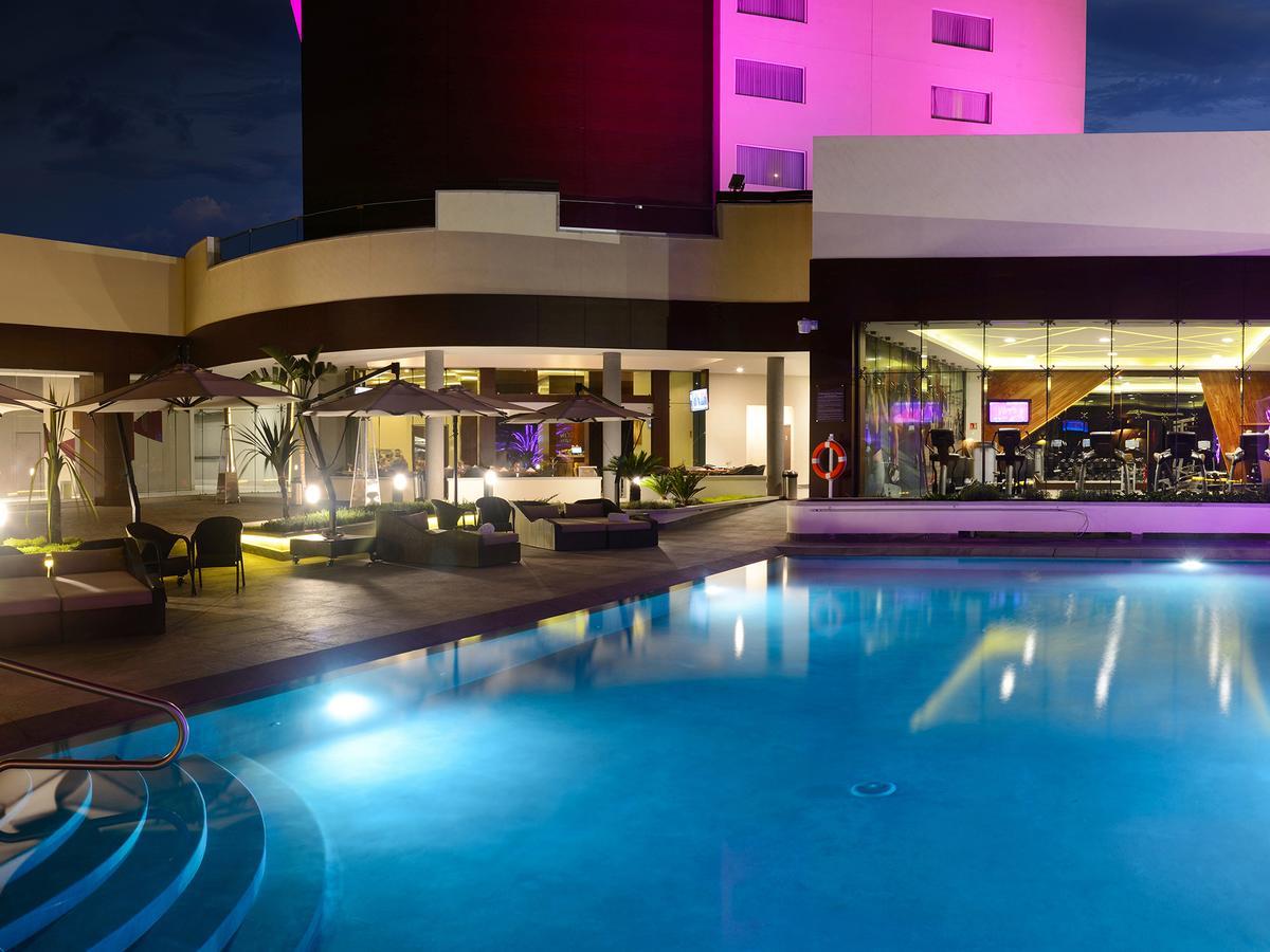 Hs Hotsson Hotel Irapuato Exteriör bild