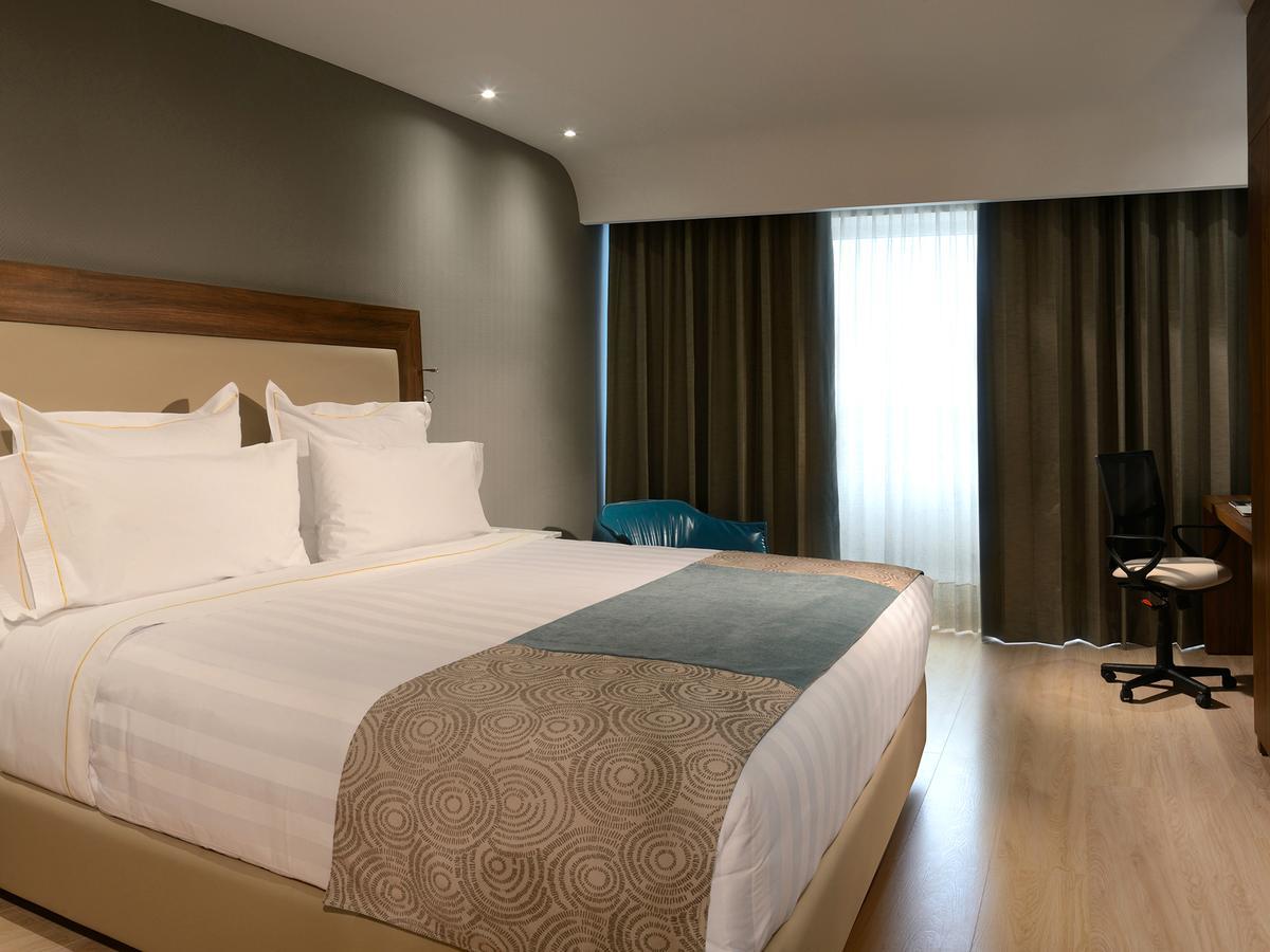 Hs Hotsson Hotel Irapuato Exteriör bild