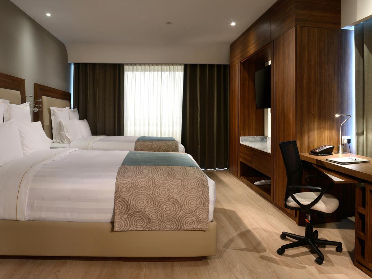 Hs Hotsson Hotel Irapuato Exteriör bild